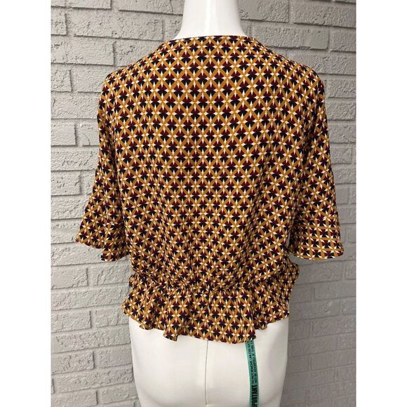 Forever 21 Women V Neck Mustard Cropped Top Size L - Picture 2 of 8